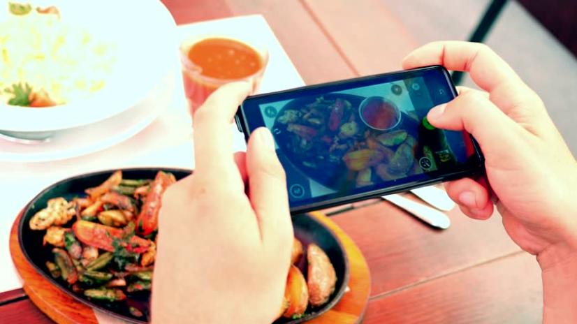 Mobile Ordering made easy with "TRAY"